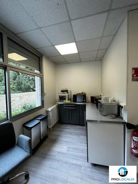 Bureau dans Senlis à louer - Photo intérieure – Image 3 sur 12