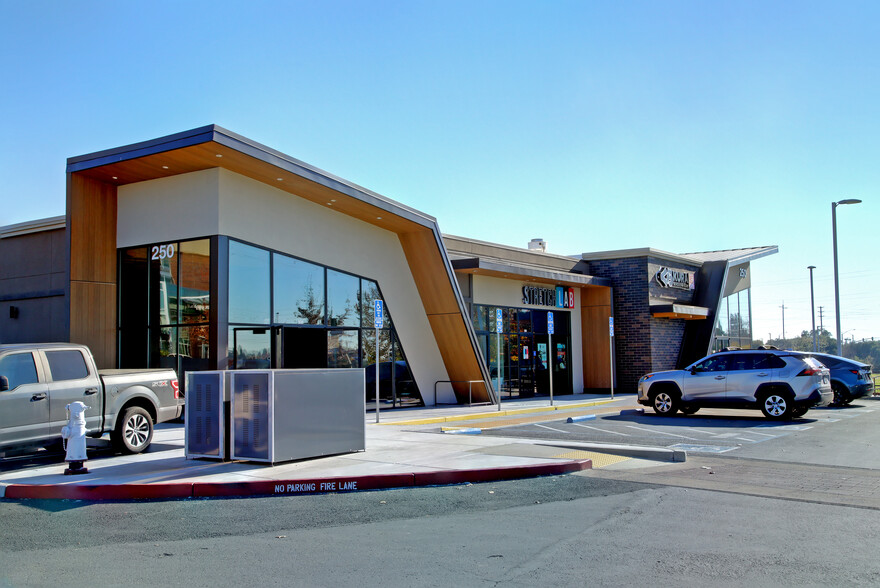 250 Gibson Dr, Roseville, CA à louer - Photo de l’immeuble – Image 2 sur 23