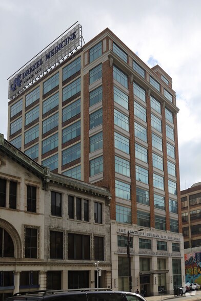 219-225 N Broad St, Philadelphia, PA à louer - Photo de l’immeuble – Image 2 sur 4