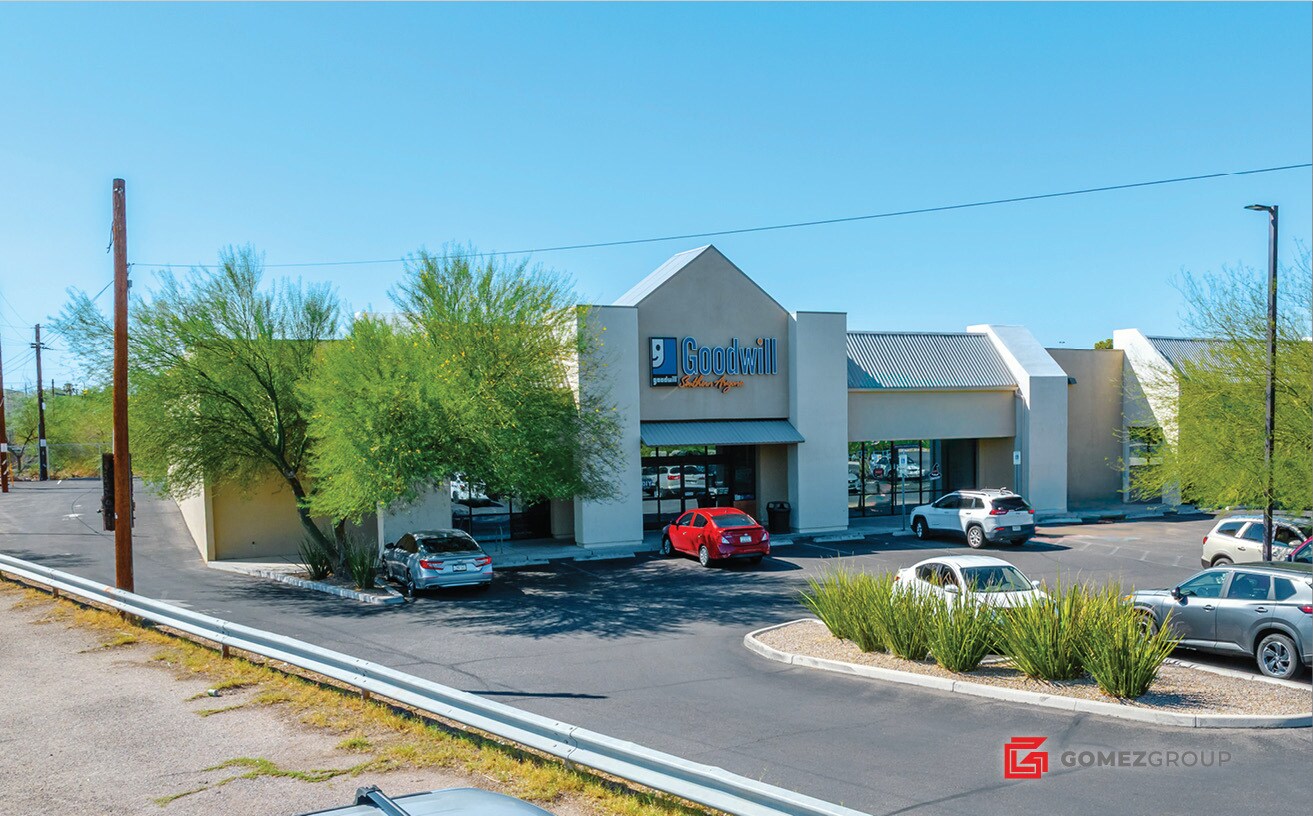 8358 E Broadway Blvd, Tucson, AZ à vendre Photo de l’immeuble– Image 1 sur 18