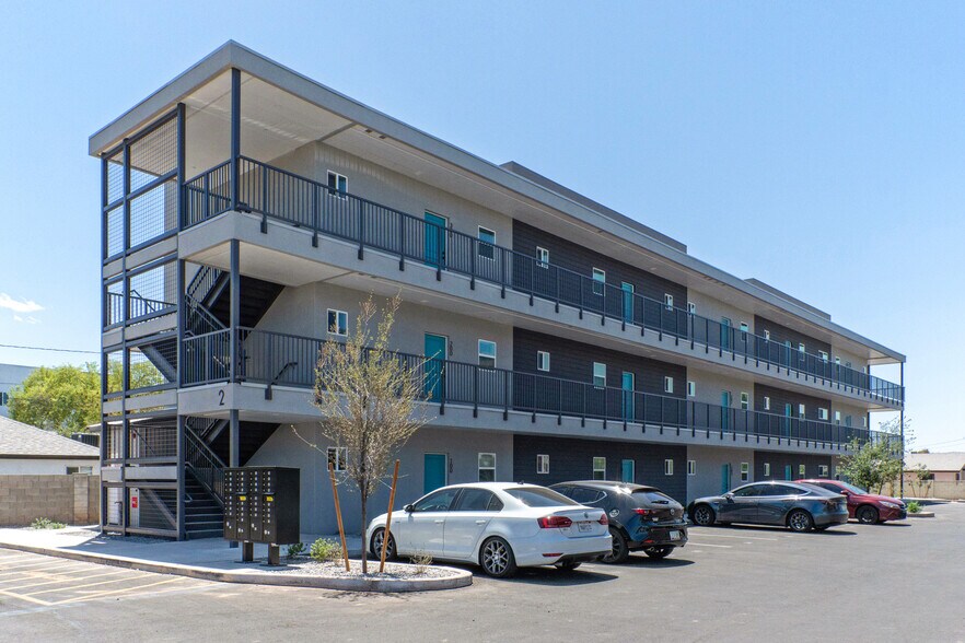 1435 East Taylor St, Phoenix, AZ à vendre - Photo de l’immeuble – Image 3 sur 21