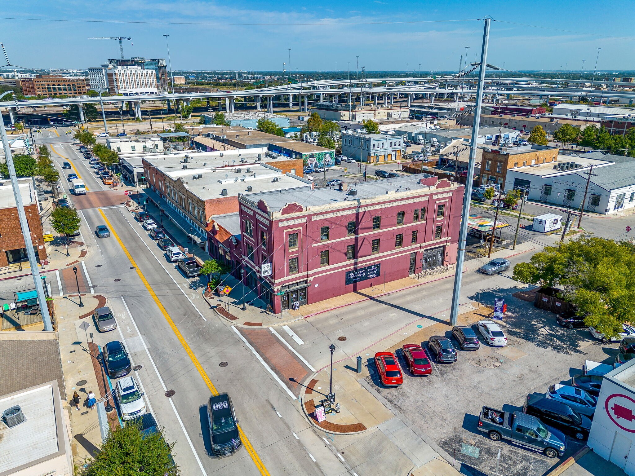 215-219 S Main St, Fort Worth, TX à louer Photo de l’immeuble– Image 1 sur 28