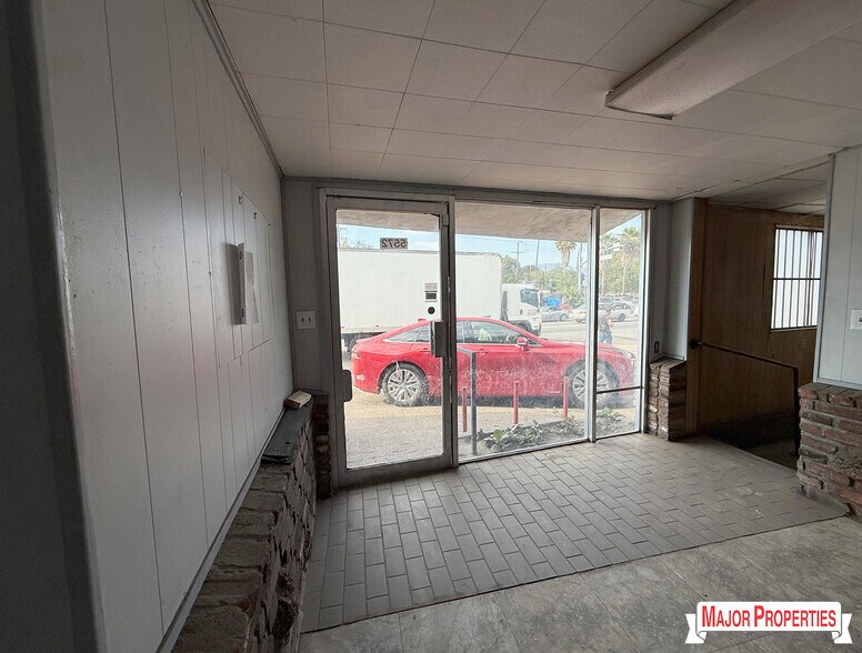 5570 Alhambra Ave, Los Angeles, CA à louer - Photo principale – Image 3 sur 12
