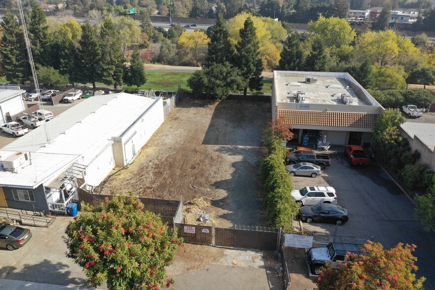 136 Gilman Ave, Campbell, CA à louer - Photo de l’immeuble – Image 2 sur 5