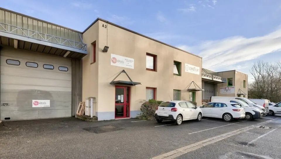 Local d’activités dans Pontault-Combault à louer Photo de l’immeuble– Image 1 sur 7