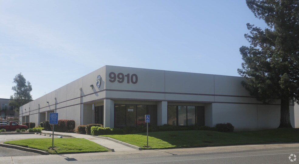 9910 Horn Rd, Sacramento, CA à louer - Photo principale – Image 1 sur 5