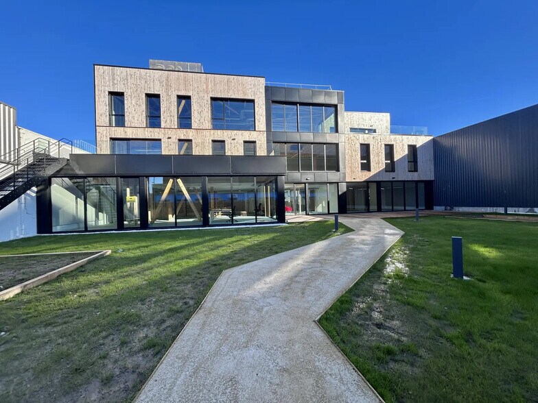 Bureau dans Lorient à louer - Photo de l’immeuble – Image 2 sur 5