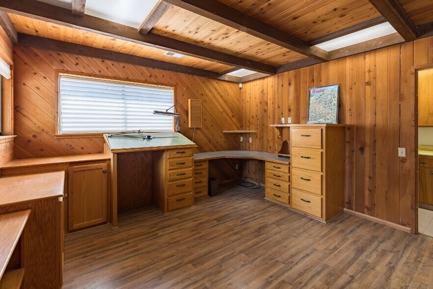 8939-8941 Skyway, Paradise, CA à vendre - Photo intérieure – Image 2 sur 7