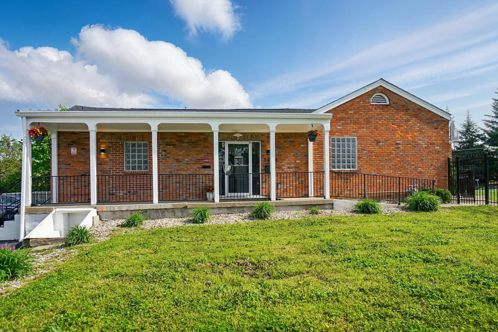 3425 Glenmore Ave, Cincinnati, OH à vendre Photo de l’immeuble– Image 1 sur 50