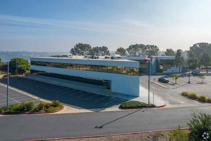 11095 Torreyana Rd, San Diego, CA à louer - Photo de l’immeuble – Image 2 sur 7