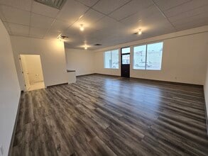 5108 52 St, Red Deer, AB à louer Photo de l’immeuble– Image 2 sur 7