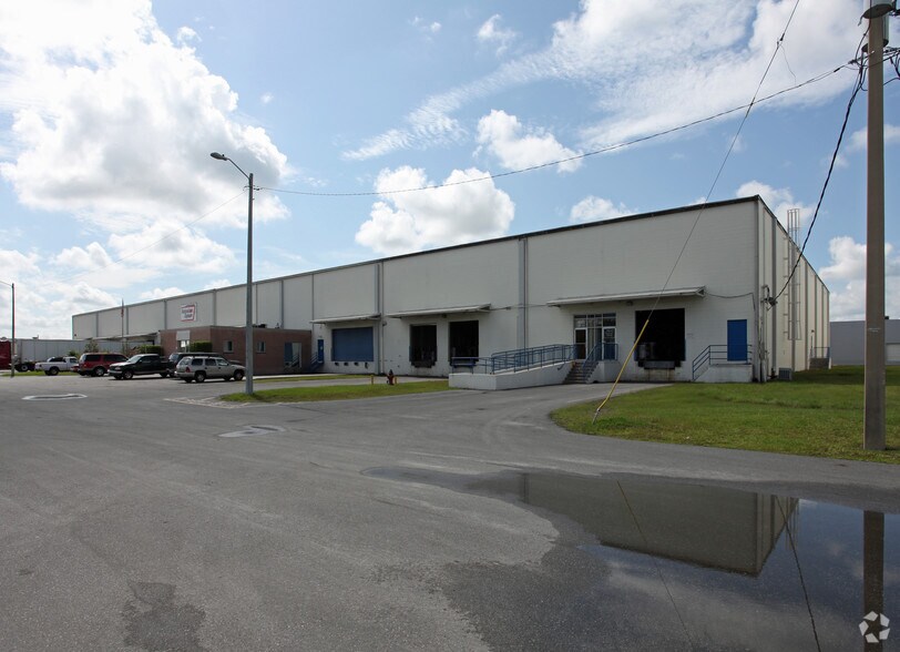 Tampa & Orlando Logistics Portfolio portefeuille de 4 biens à vendre sur LoopNet.fr - Photo principale – Image 1 sur 5