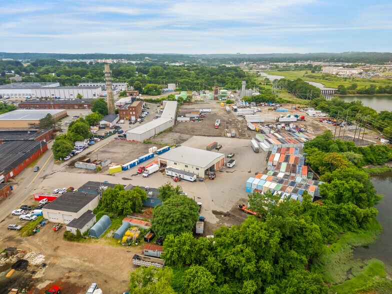 56-58R Pulaski St, Peabody, MA à louer - Photo de l’immeuble – Image 2 sur 6