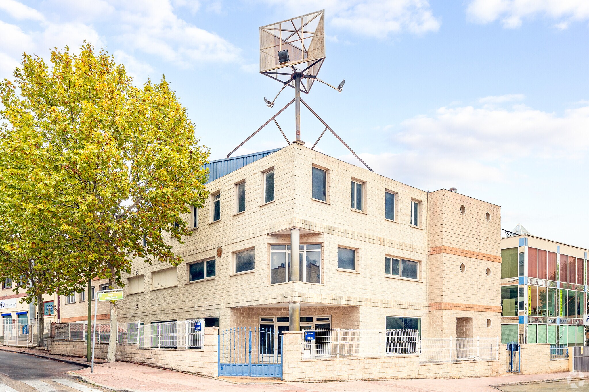 Industriel/Logistique dans Móstoles, Madrid à vendre Photo de l’immeuble– Image 1 sur 18