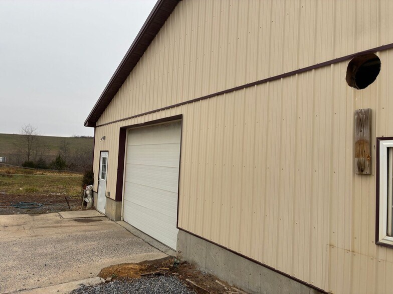 40 Running Pump Rd, Newville, PA à louer - Photo de l’immeuble – Image 2 sur 4