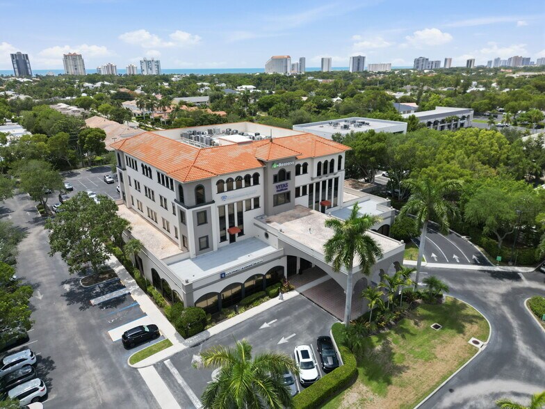 4851 tamiami Trl N, Naples, FL à louer - Photo de l’immeuble – Image 3 sur 16