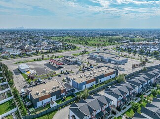 Plus de détails pour 8070 167 Ave NW, Edmonton, AB - Local commercial à vendre