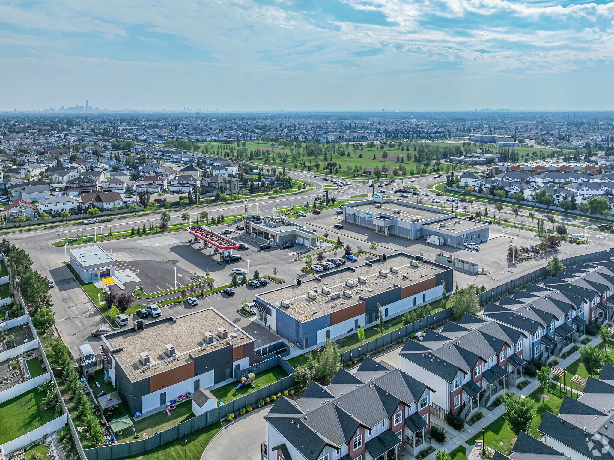 8070 167 Ave NW, Edmonton, AB à vendre Aérien– Image 1 sur 5