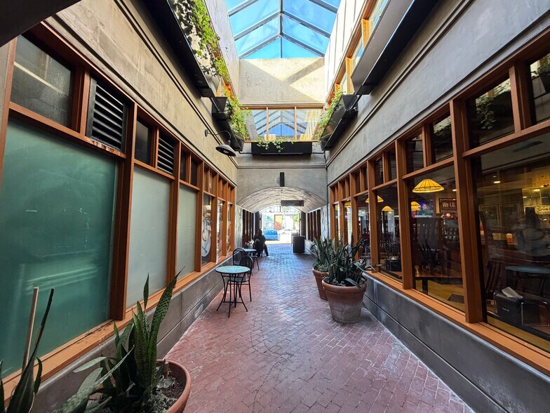 152 N Glassell St, Orange, CA à louer - Photo de l’immeuble – Image 1 sur 10