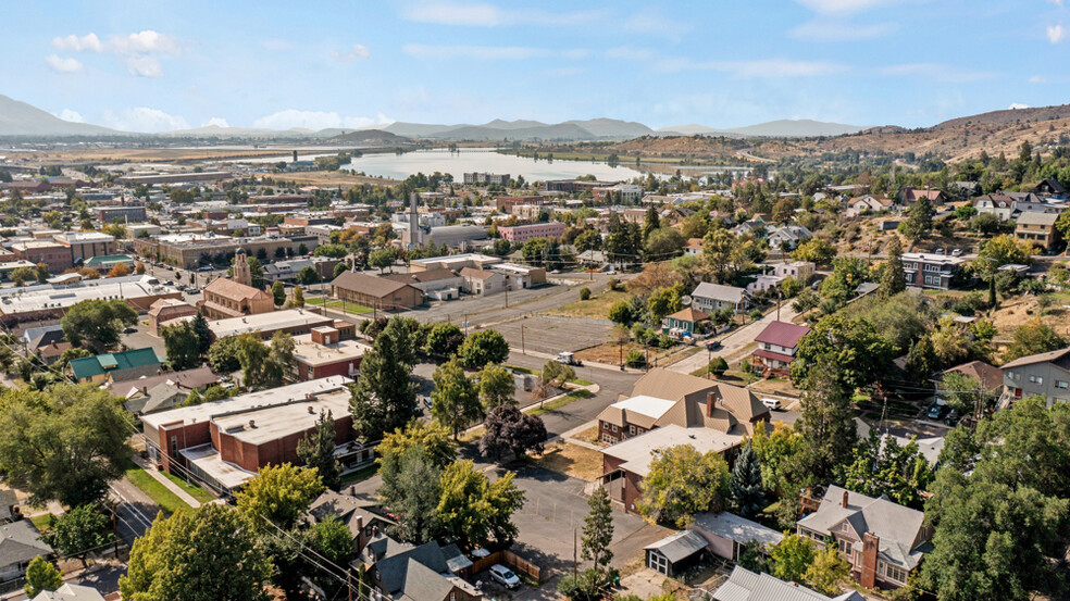801 Jefferson St, Klamath Falls, OR à vendre - Photo de l’immeuble – Image 2 sur 69