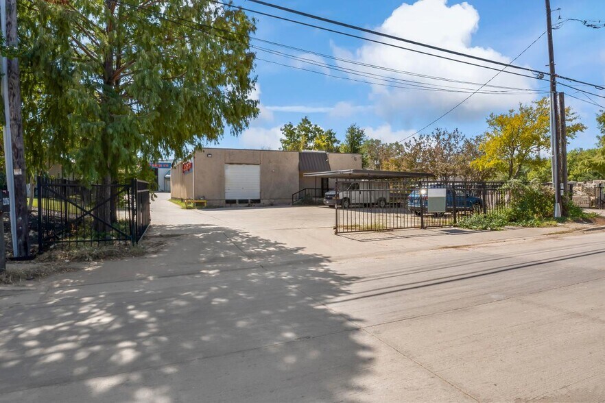 2204 Joe Field Rd, Dallas, TX à vendre - Photo de l’immeuble – Image 3 sur 19