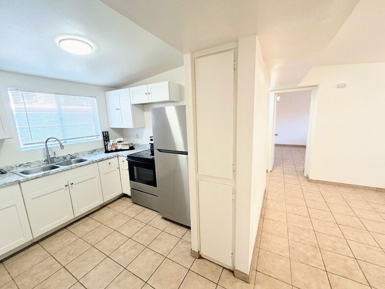 1710 S Jefferson Ave, Tucson, AZ à vendre - Photo intérieure – Image 2 sur 18