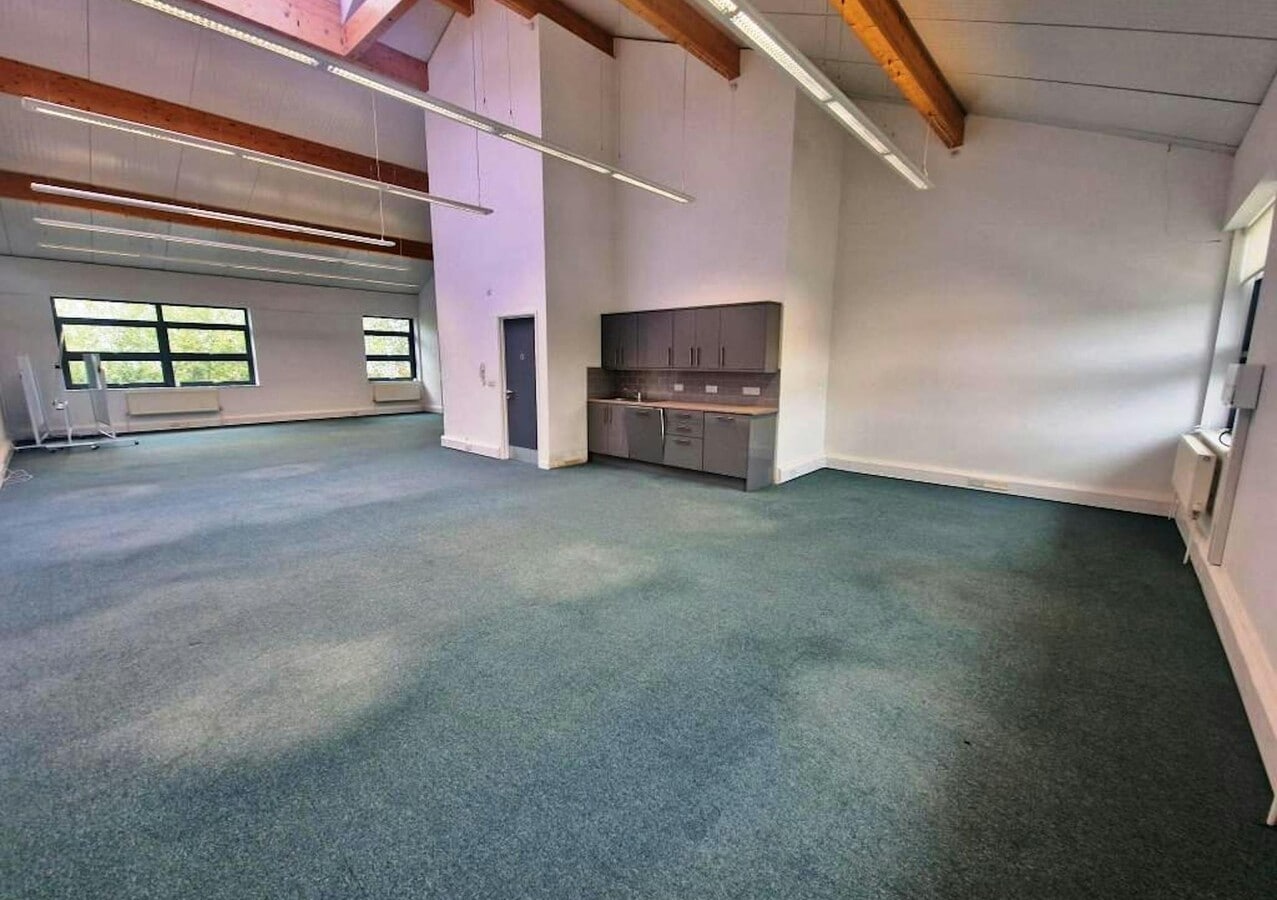 7 Wood End, Chineham, HAM RG24 8TG - Lot Unit 1 - - Photo intérieure - Image 2 of 2