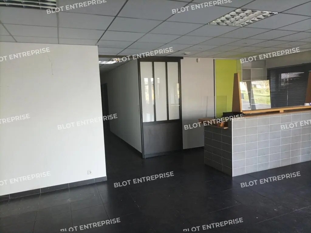 Local d'activités dans Hénon à vendre Photo intérieure– Image 1 sur 9