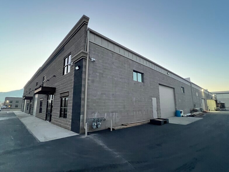 373-374 E 1750 N, Vineyard, UT à louer - Photo de l’immeuble – Image 3 sur 7