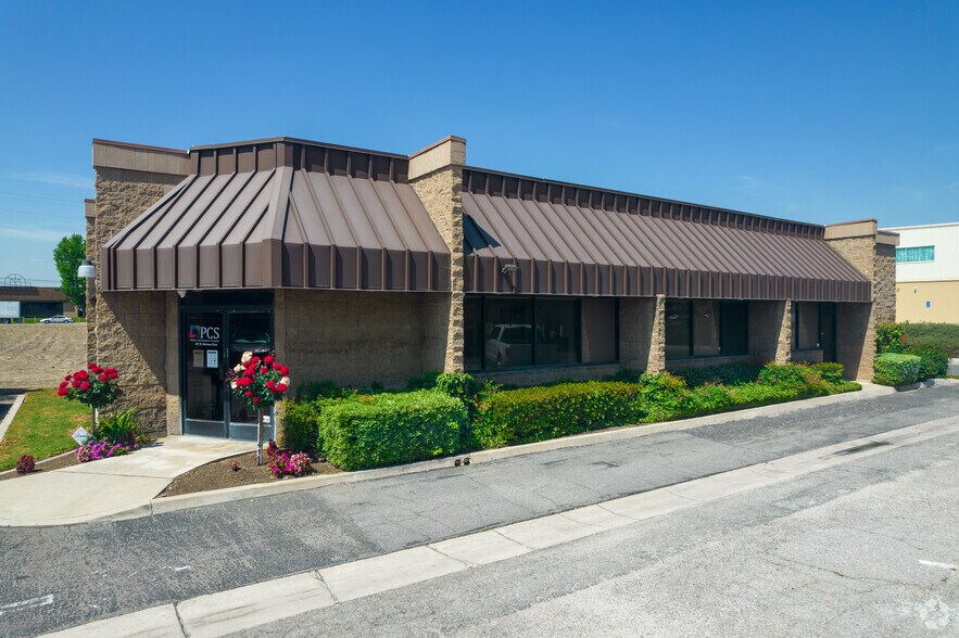 441 Mackay Dr, San Bernardino, CA à louer - Photo de l’immeuble – Image 2 sur 10