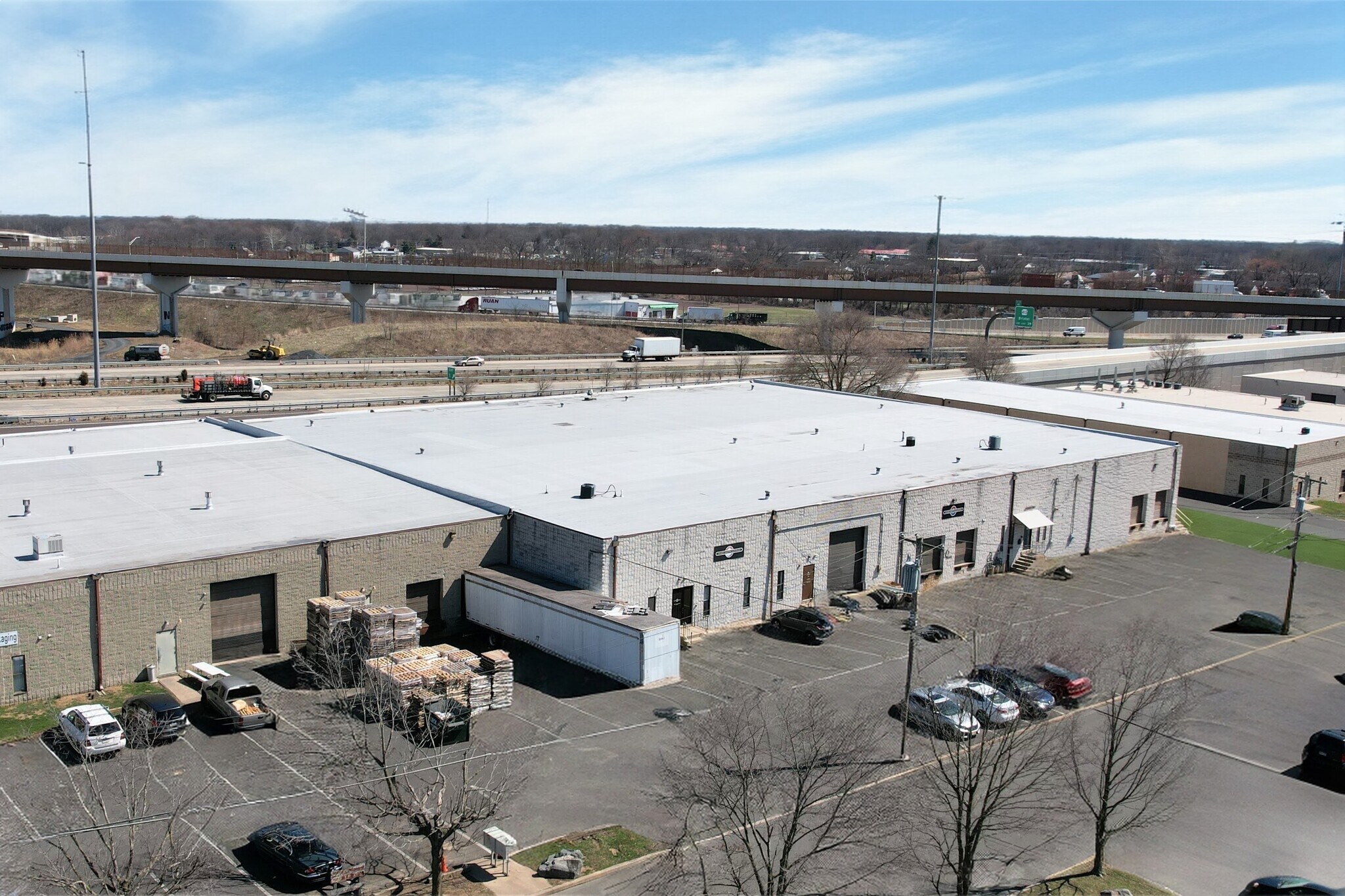 3950 Nebraska St, Levittown, PA à louer Photo de l’immeuble– Image 1 sur 6