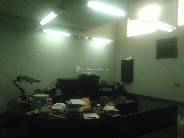 Local commercial dans Cáceres, Cáceres à louer - Photo de l’immeuble – Image 2 sur 10