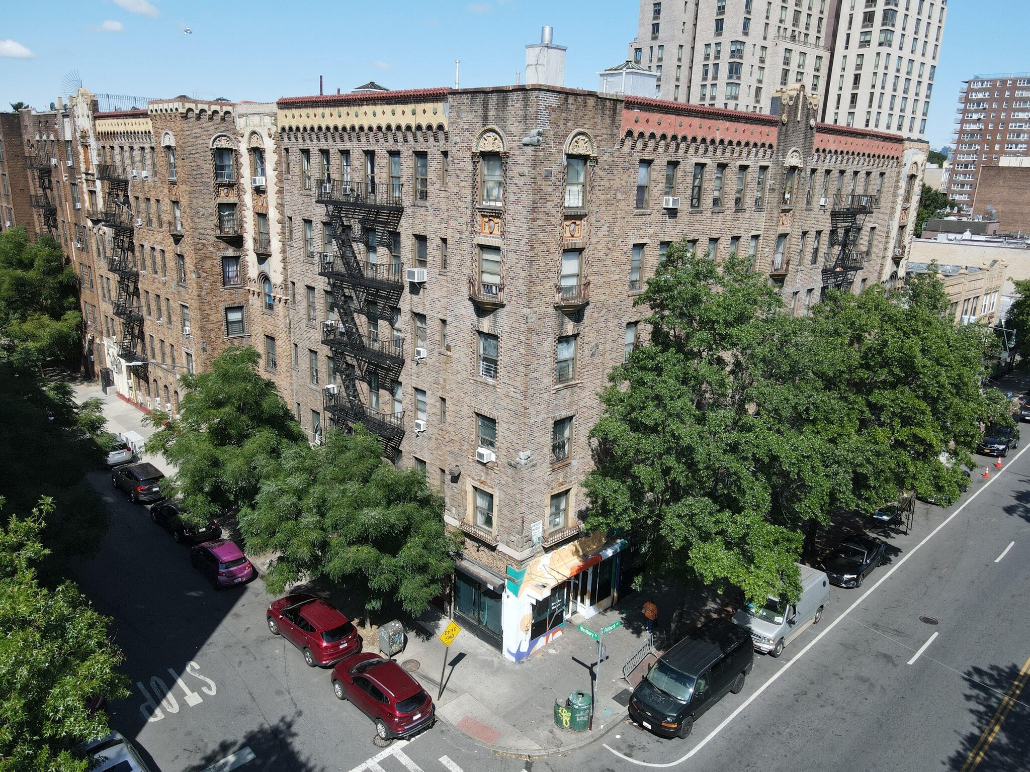 2109-2125 Westbury Ct, Brooklyn, NY à louer Photo principale– Image 1 sur 9