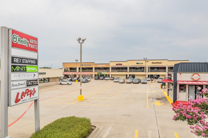 4021 Belt Line Rd, Addison, TX à louer - Photo principale – Image 1 sur 12