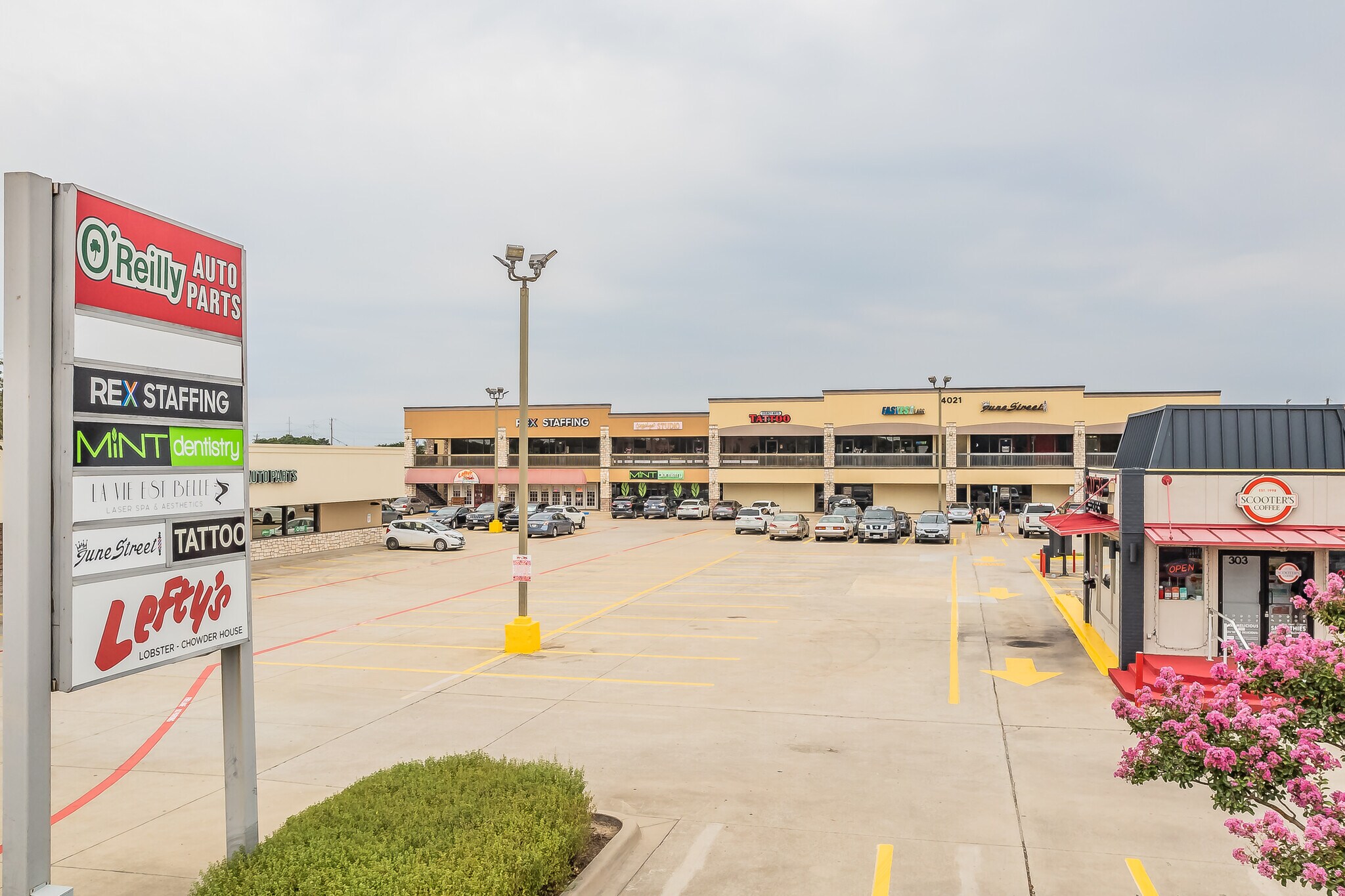 4021 Belt Line Rd, Addison, TX à louer Photo principale– Image 1 sur 13