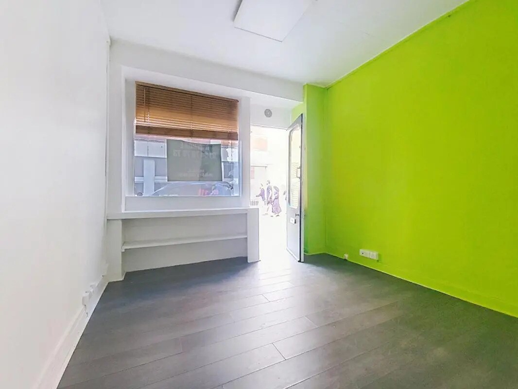Local commercial dans Paris à vendre Photo de l’immeuble– Image 1 sur 1