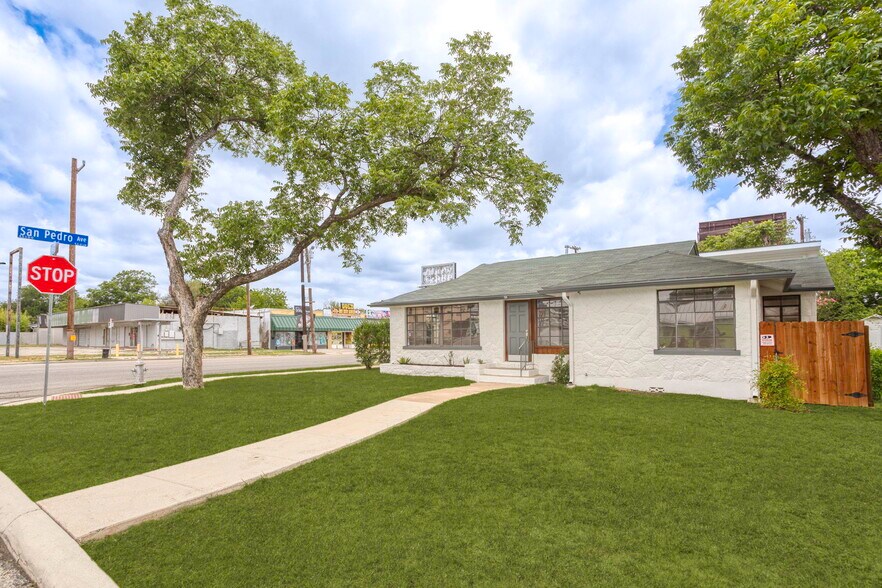 5600 San Pedro Ave, San Antonio, TX à vendre - Photo de l’immeuble – Image 3 sur 40