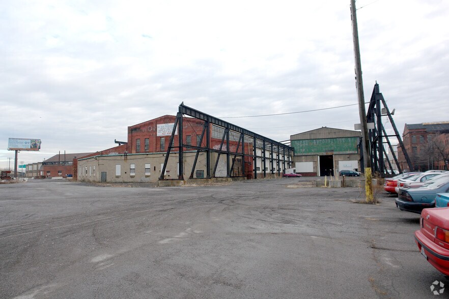 25 Roberts Ave, Buffalo, NY à louer - Photo de l’immeuble – Image 3 sur 4
