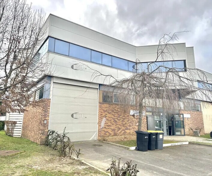Local d’activités dans Bonneuil-sur-Marne à louer - Photo de l’immeuble – Image 2 sur 11
