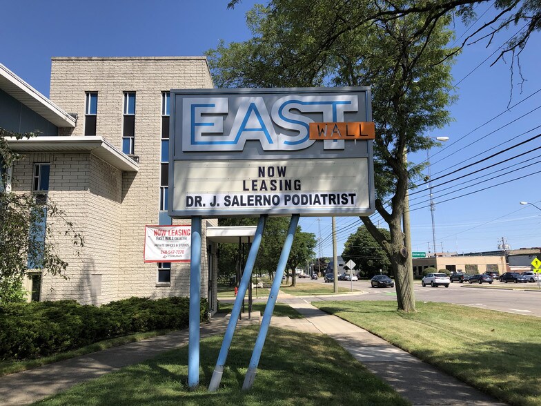 1149 Hilton Rd, Ferndale, MI à louer - Photo principale – Image 1 sur 3