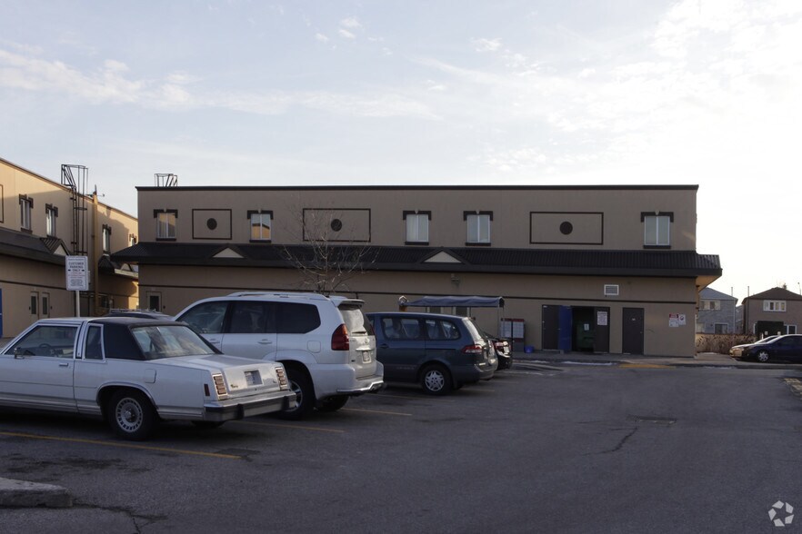 2860 Denison St, Markham, ON à louer - Photo de l’immeuble – Image 2 sur 5