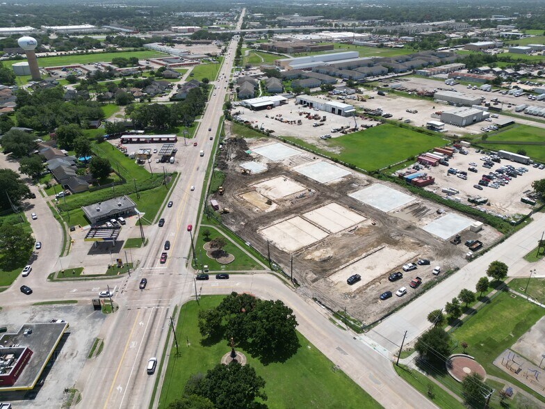 3386 Red Bluff Rd., Pasadena, TX à louer - Photo de l’immeuble – Image 3 sur 4