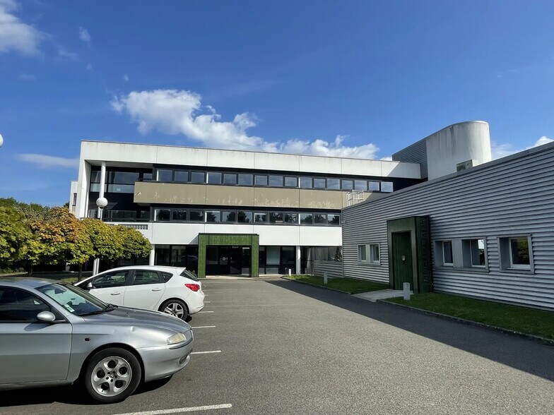 Bureau dans Vern-sur-Seiche à vendre - Photo de l’immeuble – Image 2 sur 10