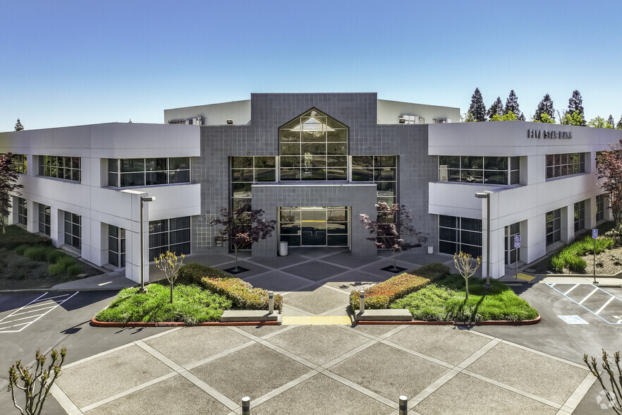 2240 Douglas Blvd, Roseville, CA à louer - Photo de l’immeuble – Image 2 sur 6