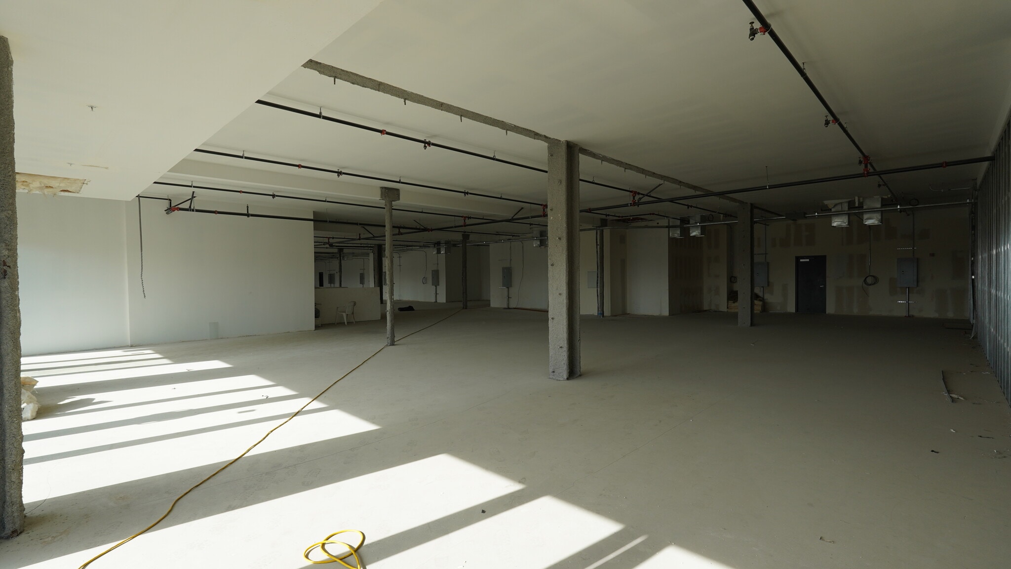 13755 Roscoe Blvd, Panorama City, CA à louer Photo intérieure– Image 1 sur 4