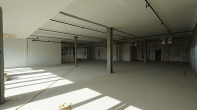 13755 Roscoe Blvd, Panorama City, CA à louer Photo intérieure– Image 1 sur 4