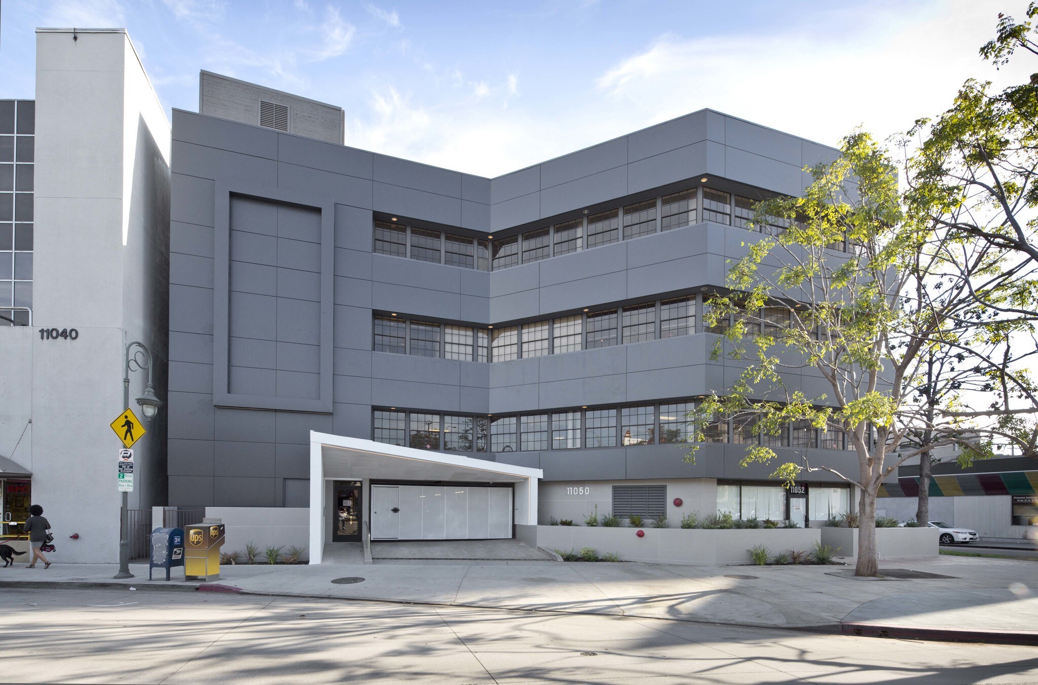 11050 Santa Monica Blvd, Los Angeles, CA à louer Photo principale– Image 1 sur 7