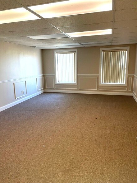 355 Sackett Point Rd, North Haven, CT à louer - Photo intérieure – Image 2 sur 14