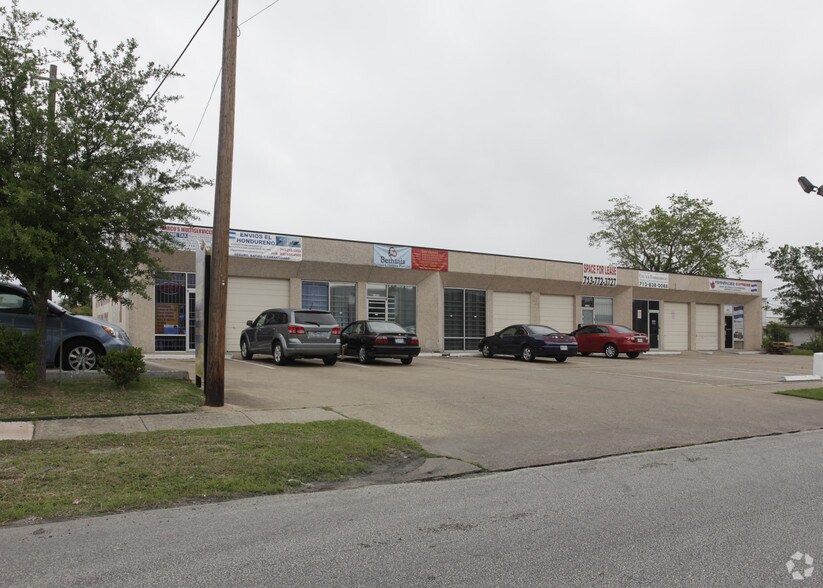 6901 Mullins Dr, Houston, TX à louer - Photo de l’immeuble – Image 2 sur 4