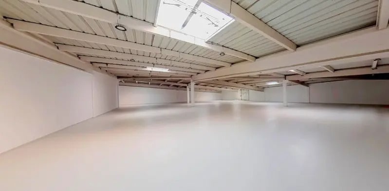Local d'activités dans Coignières à vendre - Photo de l’immeuble – Image 2 sur 9